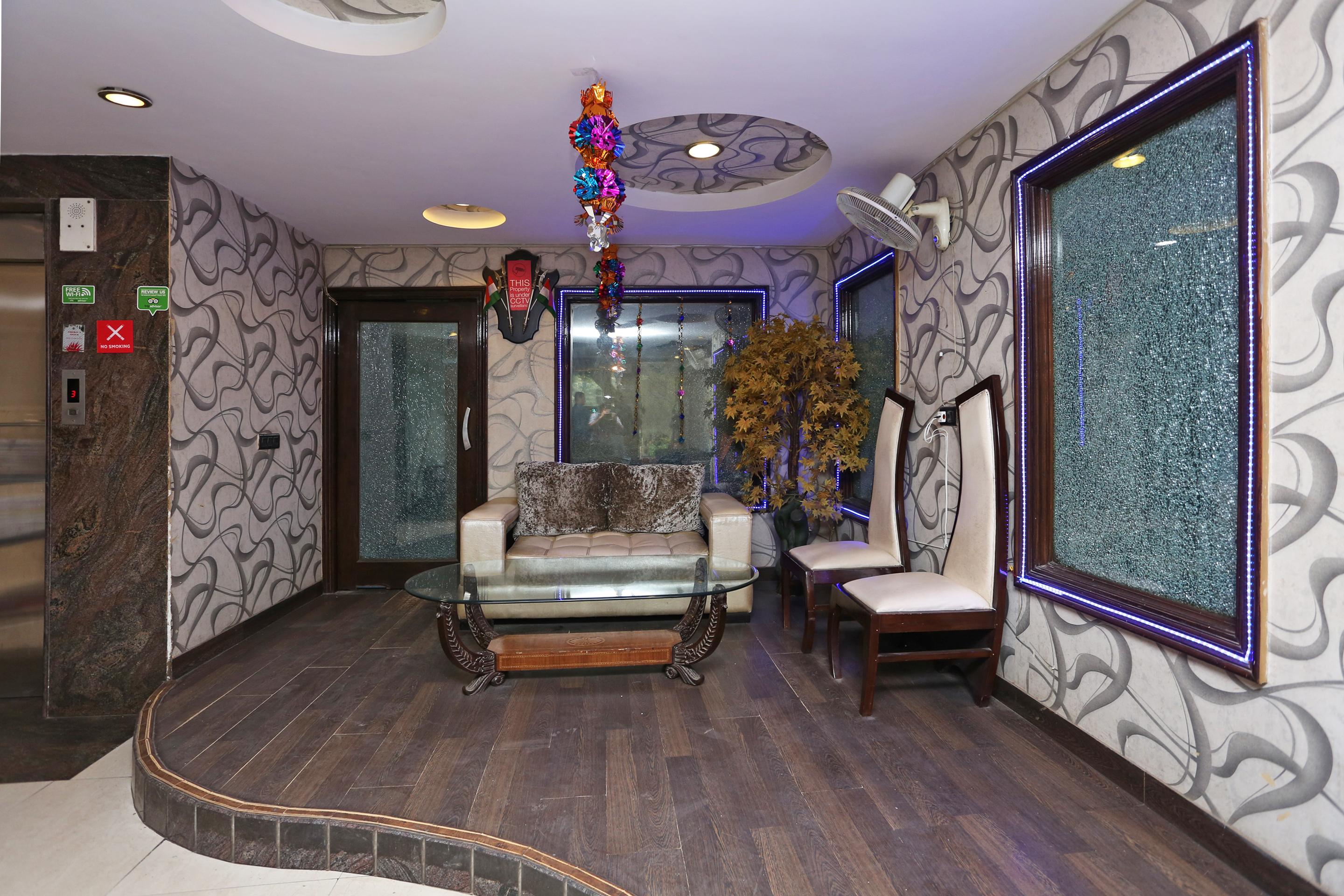 Oyo 337 Hotel Anand Delhi Zewnętrze zdjęcie